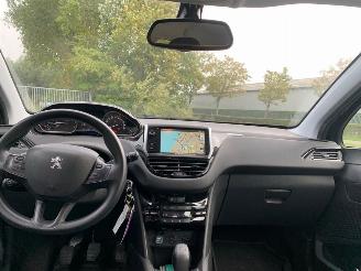 Peugeot 208 1.2 Vti 12V PureTech 82 Hatchback  Benzine 1.199cc 60kW (82pk) FWD 2012-03/2019-12 (CAHMZ; CCHMZ) EB2F; HMZ picture 10
