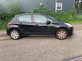 Peugeot 208 1.2 Vti 12V PureTech 82 Hatchback  Benzine 1.199cc 60kW (82pk) FWD 2012-03/2019-12 (CAHMZ; CCHMZ) EB2F; HMZ picture 4