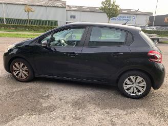 Peugeot 208 1.2 Vti 12V PureTech 82 Hatchback  Benzine 1.199cc 60kW (82pk) FWD 2012-03/2019-12 (CAHMZ; CCHMZ) EB2F; HMZ picture 8