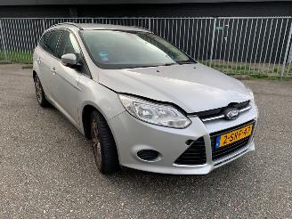 Ford Focus 1.0 Ti-VCT EcoBoost 12V 100 Combi/o  Benzine 998cc 74kW (101pk) FWD 2012-02/2018-05  M2DA picture 3