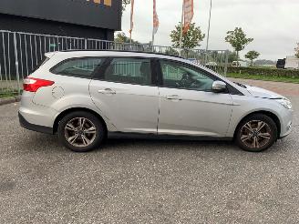 Ford Focus 1.0 Ti-VCT EcoBoost 12V 100 Combi/o  Benzine 998cc 74kW (101pk) FWD 2012-02/2018-05  M2DA picture 4