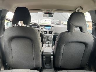 Volvo V-40 2.0 D2 16V Hatchback 4Dr Diesel 1.969cc 88kW (120pk) FWD 2015-02/2019-08 (MV74) D4204T8; B picture 22