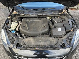 Volvo V-40 2.0 D2 16V Hatchback 4Dr Diesel 1.969cc 88kW (120pk) FWD 2015-02/2019-08 (MV74) D4204T8; B picture 20