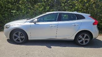 Unfallwagen Volvo V-40 2.0 D2 16V Hatchback 4Dr Diesel 1.969cc 88kW 2016/1