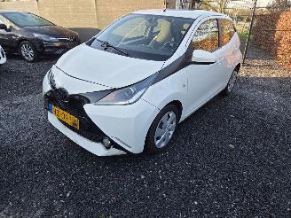 Toyota Aygo 1.0 VVT-i x-play picture 6