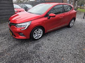 Damaged car Renault Clio 1.0 TCe Bi-Fuel Zen 2020/8