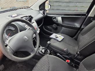 Peugeot 107 1.0 Active picture 8