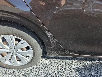 Peugeot 208  picture 3