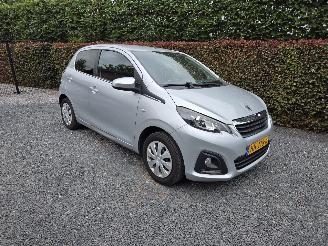 krockskadad bil auto Peugeot 108  2015/10