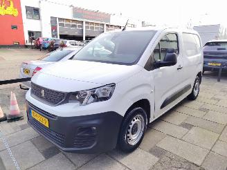 skadebil auto Peugeot Partner Groot Navi MOTORSCHADE! 2020/4