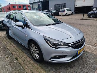 uszkodzony samochody osobowe Opel Astra SPORTS TOURER+ 2016/7