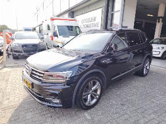 Volkswagen Tiguan 1.5 TSi DSG R-Line ALLSPACE 7 persoons NAP origineel NL picture 3