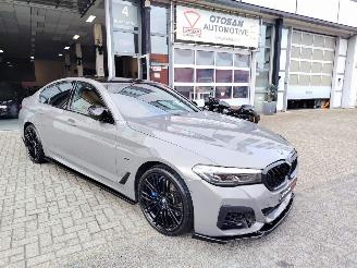 krockskadad bil auto BMW 5-serie 545E X-drive M Performance NARDO 360 CAM COGNAC LEDER 400PK! 2021/10