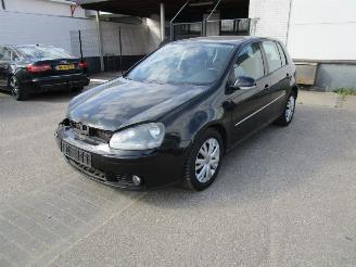 Schadeauto Volkswagen Golf 1.6 tdi 2008/8