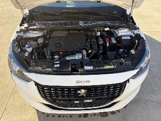 Peugeot 208  picture 20