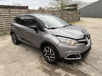 Schadeauto Renault Captur 1.5 DCI 2015/8