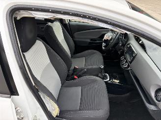 Toyota Yaris 1.0i - 12V picture 6