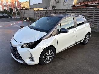 uszkodzony samochody osobowe Toyota Yaris Y20 1.5I - 16V 2019/3