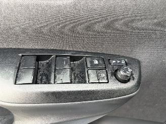 Toyota Yaris 1.5i - 12V HYBRID picture 16