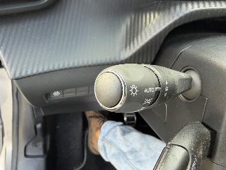 Peugeot 208 GT-LINE 1.5 BLUE HDI -16V TURBO picture 14