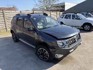 Vaurioauto  passenger cars Dacia Duster 1.5 DCI - 8V TURBO 2017/5