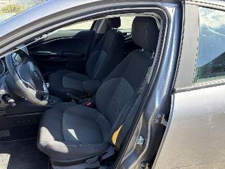 Alfa Romeo Giulietta 1.6 JTD - 16V TURBO MULTIJET picture 8