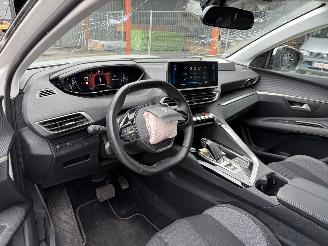 Peugeot 5008 II 1.2I PURETECH 12V picture 3