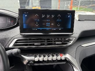 Peugeot 5008 II 1.2I PURETECH 12V picture 11