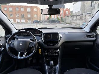 Peugeot 208 1 PHASE 2 1,2 picture 7