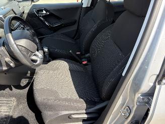 Peugeot 208 1.2 VTI - 12V - GRIS picture 8