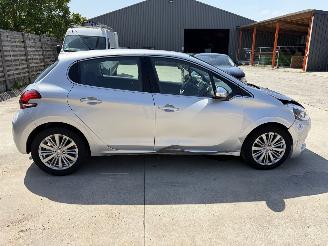 Peugeot 208 1.2 VTI - 12V - GRIS picture 21