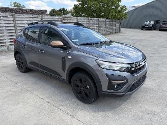 uszkodzony samochody osobowe Dacia Sandero 1.0i - 12V TURBO TCE 90 2025/10