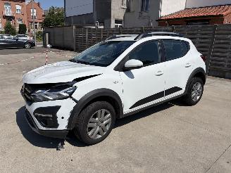 uszkodzony samochody osobowe Dacia Sandero STEPWAY 1.0i - 12V TURBO TCE 90 2020/10