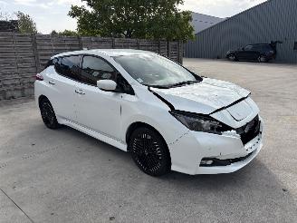 uszkodzony samochody osobowe Nissan Leaf 40KWH 2023/6