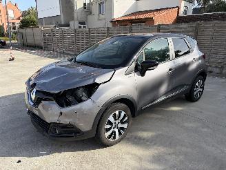 Renault Captur 1.2i - 16V TURBO TCE 120 picture 2