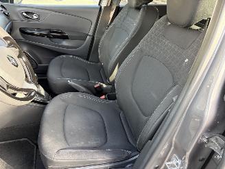 Renault Captur 1.2i - 16V TURBO TCE 120 picture 8
