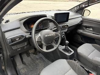 Dacia Jogger 1.6I - 16V SCE 140 E-TECH picture 3