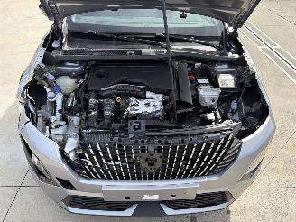 Peugeot 2008 1.2 PURETECH - 12V TURBO HYBRID picture 17