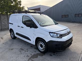 krockskadad bil bedrijf Citroën Berlingo 3 M PHASE 1 1.5 BLUE HDI - 16V TURBO 2020/7