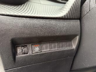 Peugeot 208 II 1.2 VTi picture 14