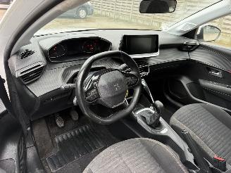Peugeot 208 II 1.2 VTi picture 3