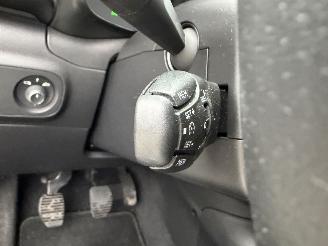 Citroën C3 3 C-Series 1.2 PureTech S&S picture 16