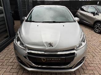 Peugeot 208 1.2 PureTech Style 5 deurs | Navi Lm-velgen Pdc picture 8