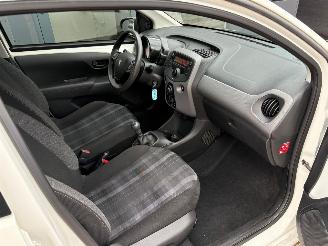 Peugeot 108 1.0 e-VTi Active 5 deurs | Airco LED Mistlampen picture 13