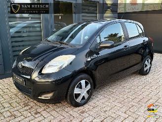 Schadeauto Toyota Yaris 1.0 VVT-i Acces 5 deurs | Audio Elekt. ramen 2011/3