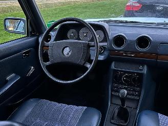 Mercedes 200-300D W123D Leer Panorama 1ste Eigenaar! picture 8