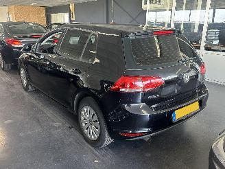 uszkodzony samochody osobowe Volkswagen Golf 1.6TDI DSG NAP 2014/1