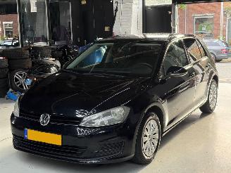 krockskadad bil auto Volkswagen Golf 1.6TDI DSG NAP 2014/1