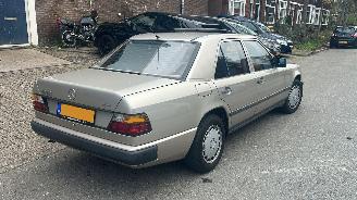 škoda osobní automobily Mercedes 200-280 230E Automaat 1986/1