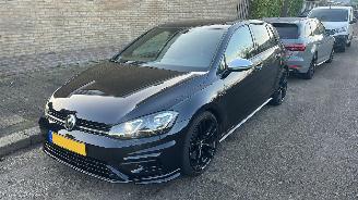 Schadeauto Volkswagen Golf 7.5 R 410pk Stage 2+ 2017/10